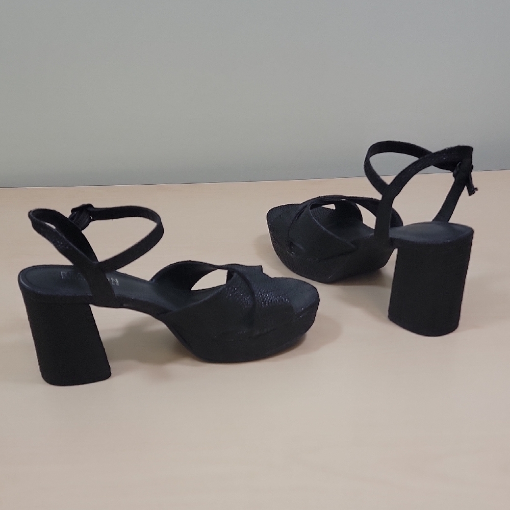 Kenneth Cole Reaction Reeva Platform Heels - Picture 4 of 16
